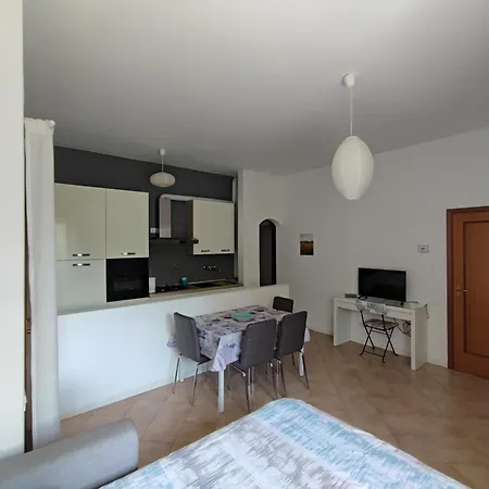 Ampio Bilocale Con Giardino *