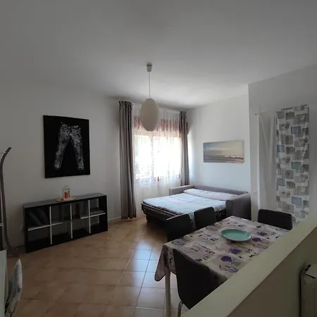 Appartamento Ampio Bilocale Con Giardino *