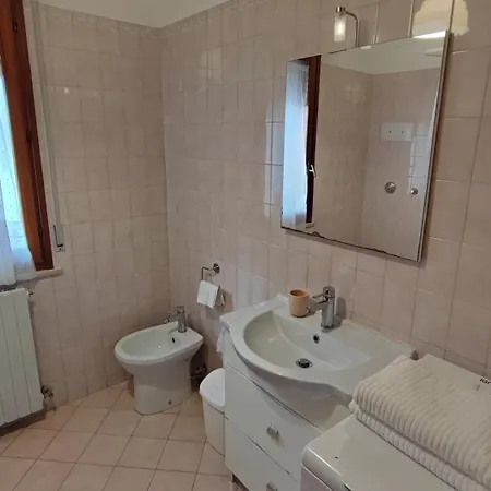 Ampio Bilocale Con Giardino