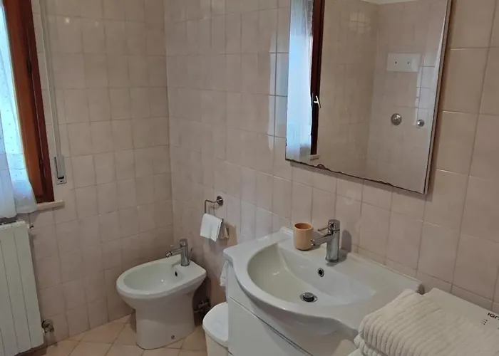 Ampio Bilocale Con Giardino